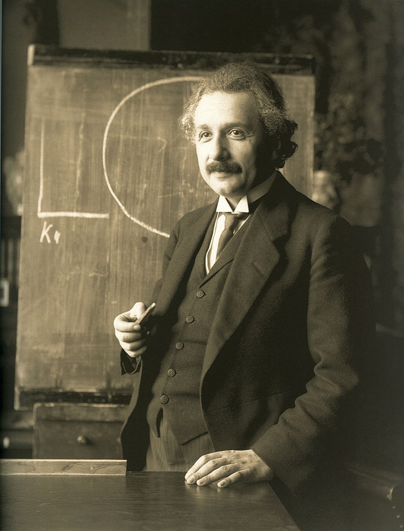 Albert Einstein during a lecture in Vienna in 1921 | Stories Preschool